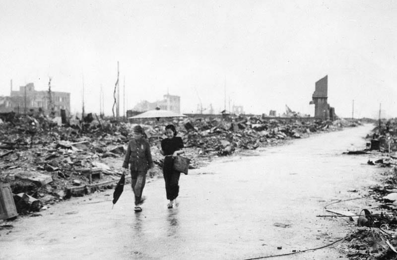 Соединенные Штаты Америки сбросили атомную бомбу на японский город Хиросиму