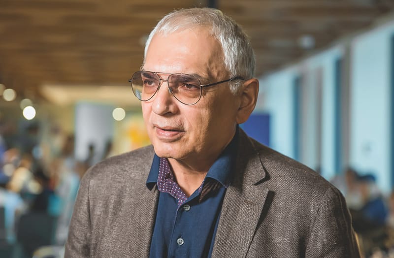 Карен Шахназаров