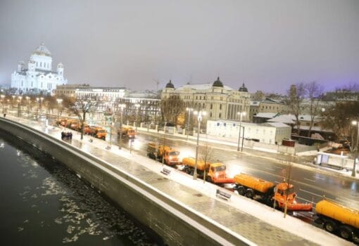техника, уборка снега, зима в Москве