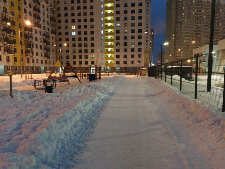 К трем новостройкам построили подъездные дороги