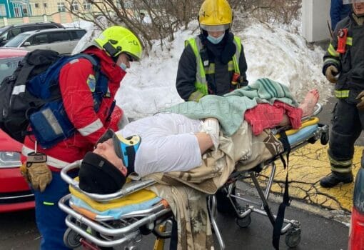 носилки, больной, раненый, падение с высоты, история спасения, спасатели
