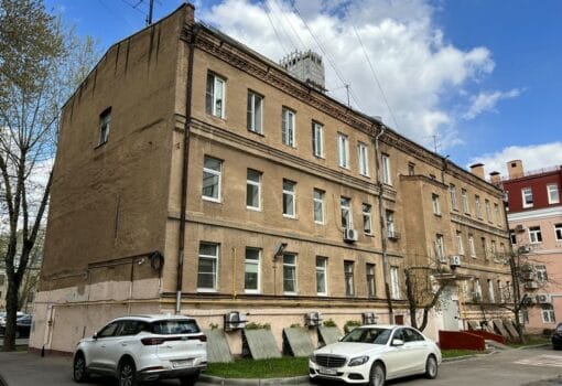 самый маленький дом в южном округе, ФКР