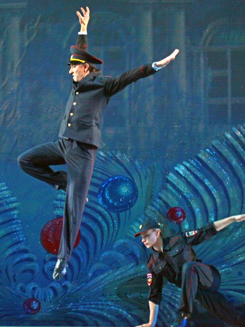 Щелкунчик кремлевский дворец. Спектакль продавец игрушек кремлевский дворец. Новогодний балет. Щелкунчик кремлевский дворец. Продавец игрушек государственный кремлевский дворец.