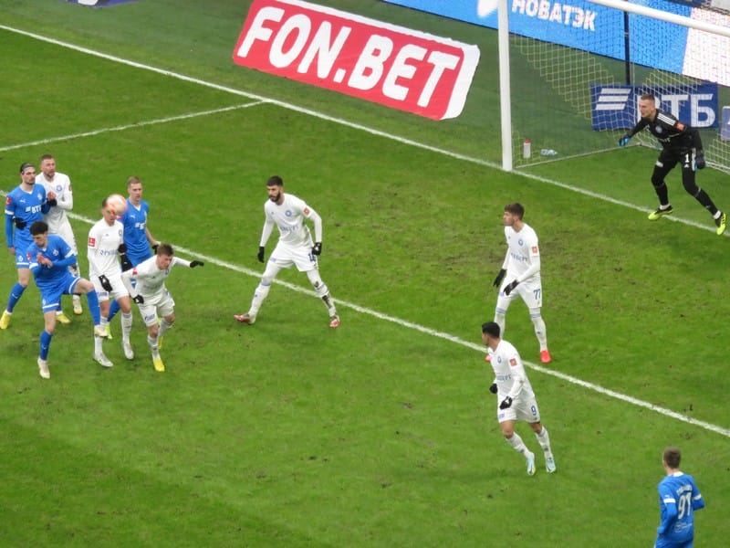 футбол, Динамо-Оренбург, фото Владимир Сабадаш