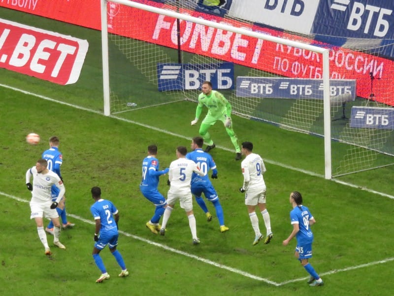 футбол, Динамо-Оренбург, фото Владимир Сабадаш