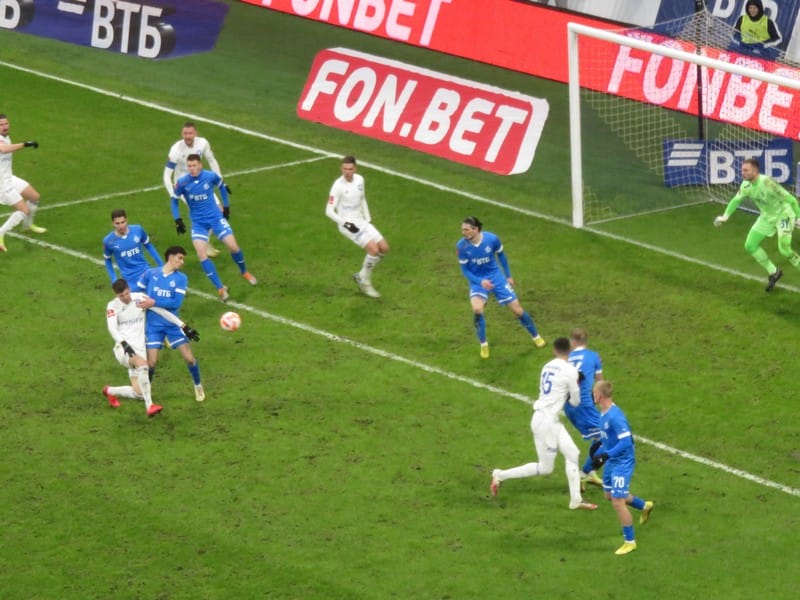 футбол, Динамо-Оренбург, фото Владимир Сабадаш