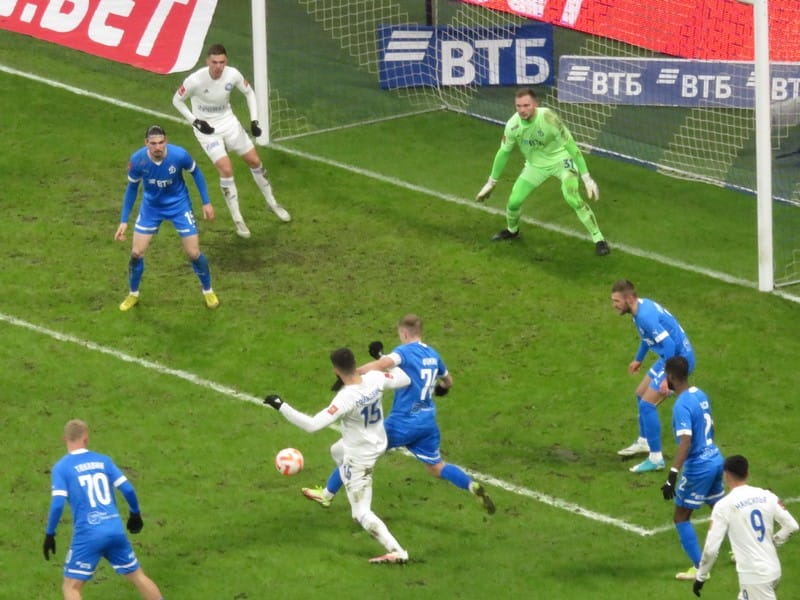 футбол, Динамо-Оренбург, фото Владимир Сабадаш