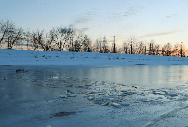 first ice on the river, Photo by a people's reporter / Moskva Agency