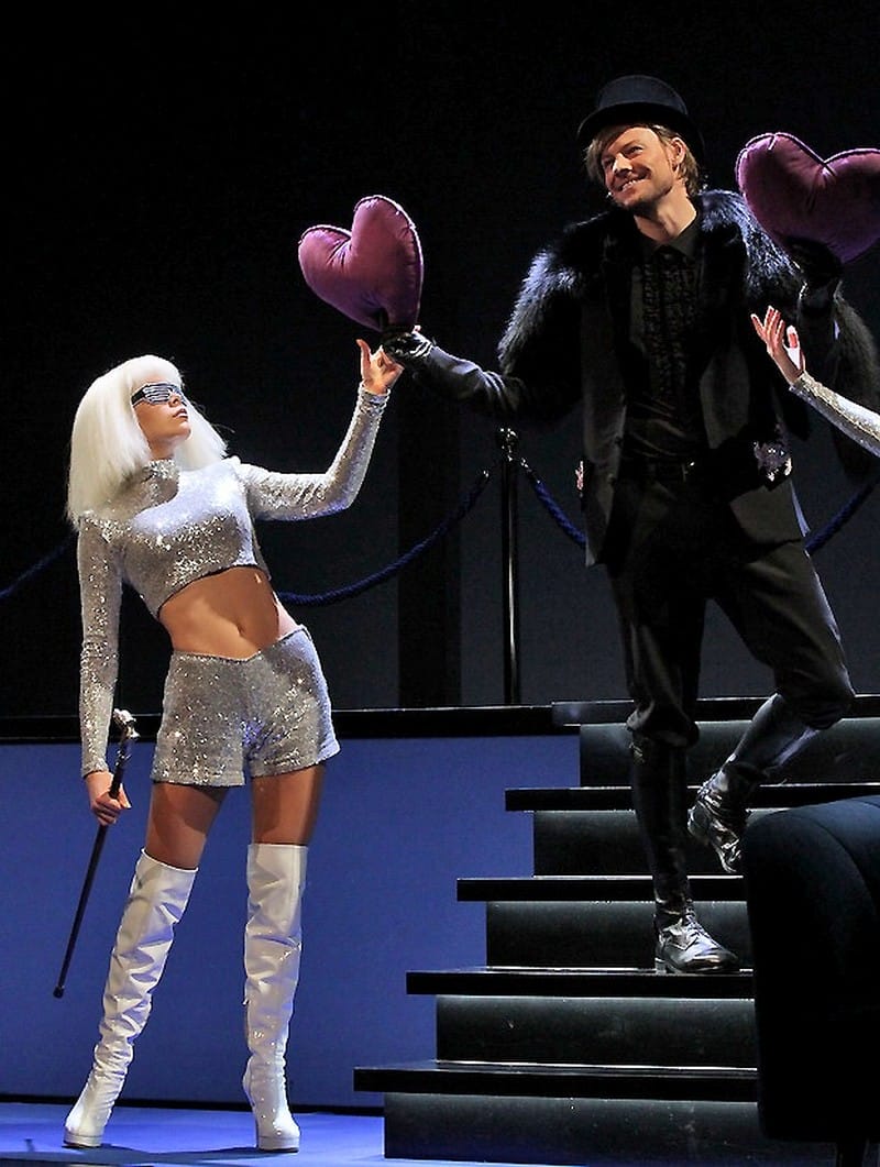 александр волков малый театр. спектакль красавец мужчина в театре миронова актеры. красавец мужчина спектакль малый театр. красавец мужчина театр пушкина. красавец мужчина пушкина отзывы.