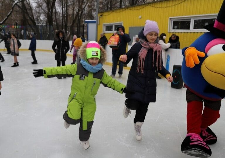 Берегите глаза на… катке