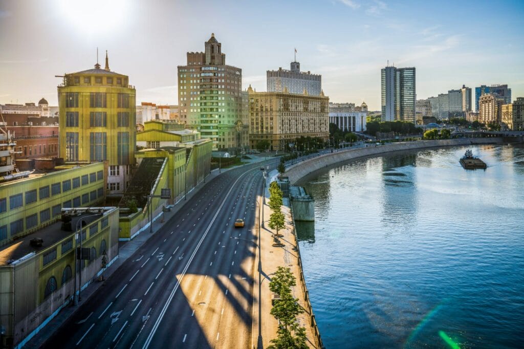 Krasnopresnenskaya embankment