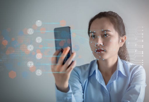 распознание лиц, телефон звонок Фото МИСИС