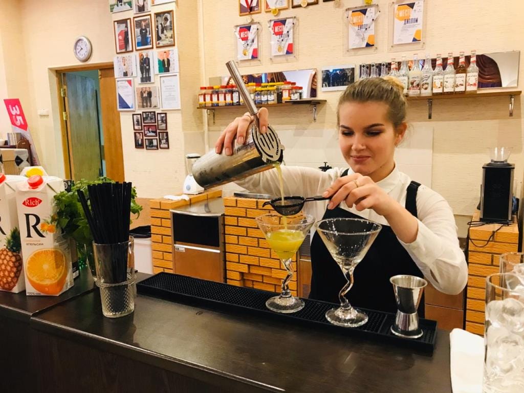 бармен колледж напитки кафе