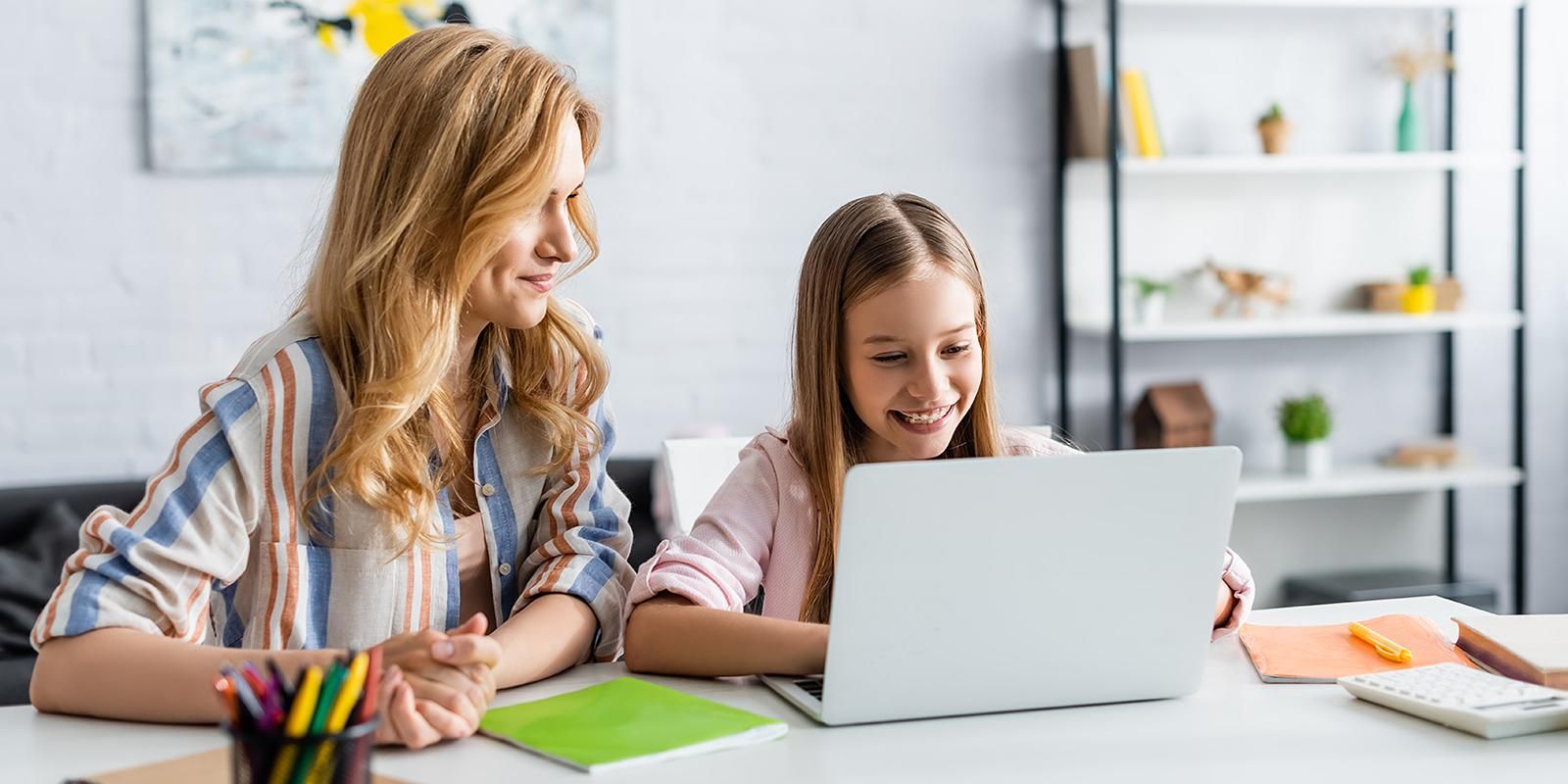 уроки мама учеба образование. Фото mos.ru