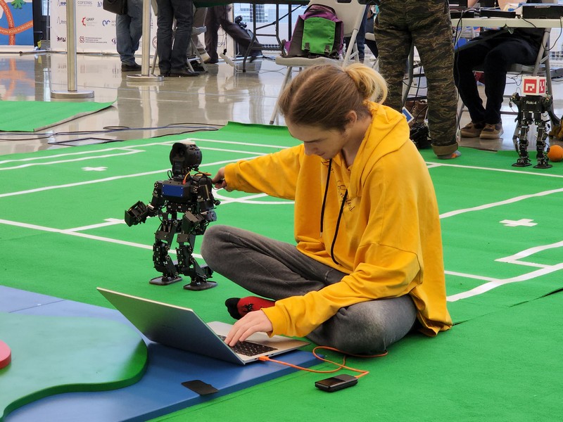 робот, фото Юлии Смагринской