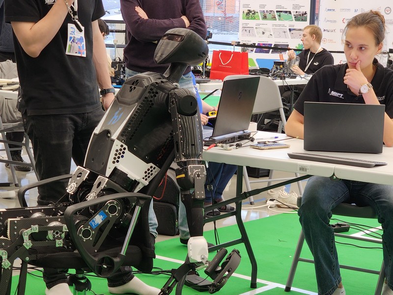 робот, фото Юлии Смагринской