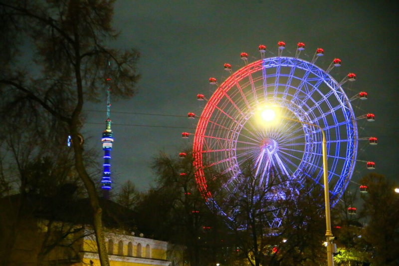 ноябрь, ночь, колесо обозрения, Фото Сергея Ведяшкина / агентство «Москва»
