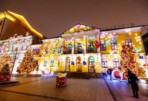 Новогоднее украшение МГПУ Садовая-Самотечная ул. 8