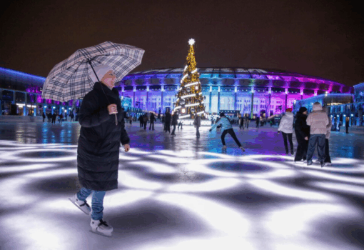 каток, Лужники, дождь,Фото Артура Новосильцева / агентство «Москва»