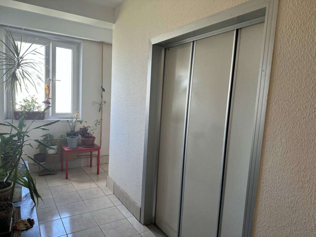 лифт, подъезд, фото Лидии Миловидовой