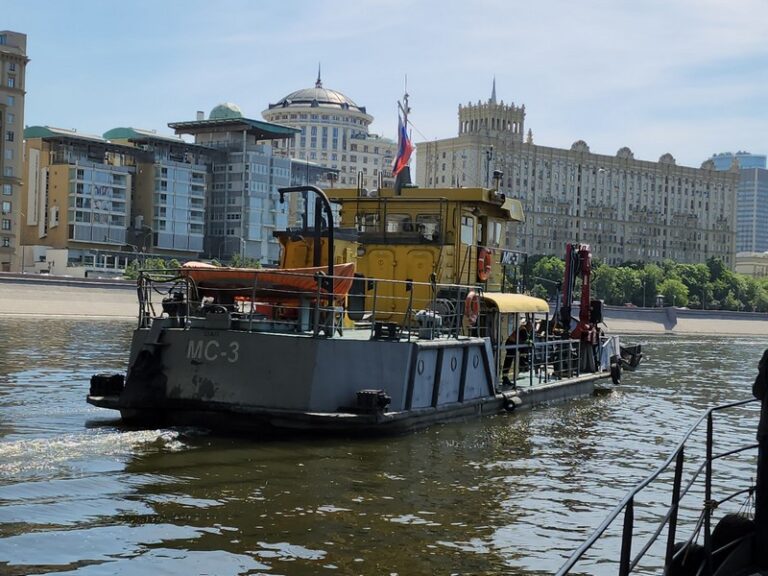 Столичный коммунальный флот приступил к дежурству на Москве-реке и Яузе