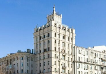 В столице обновлены дома со шпилями