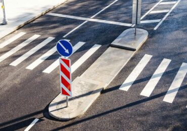 Городские службы работают ночью ради безопасности