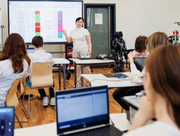 В школах обновят кабинеты информационных технологий