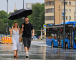 лето, дождь, под зонтом, Фото Василия Кузьмичёнка / агентство «Москва»